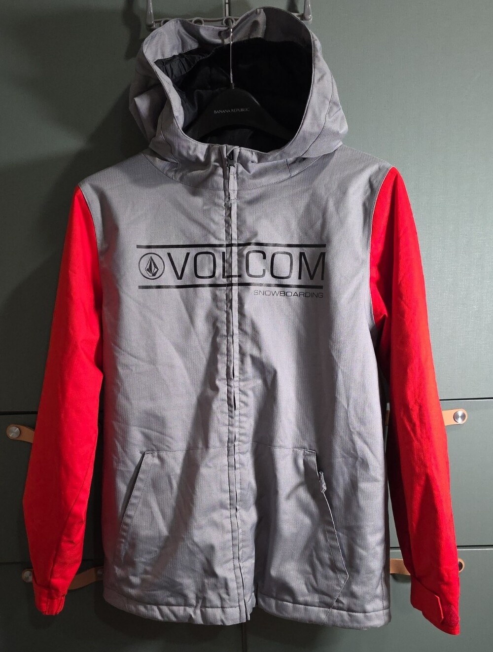 501 Volcom Youth Selkirk Insulated Snowboard Jacket - Size XL Grey Red